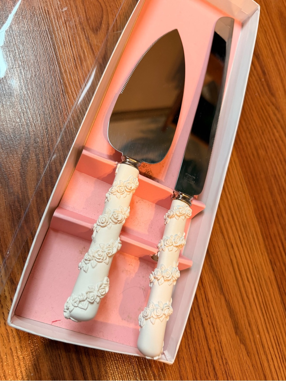 New Sheffield England White Floral Cake Knife and Server Set